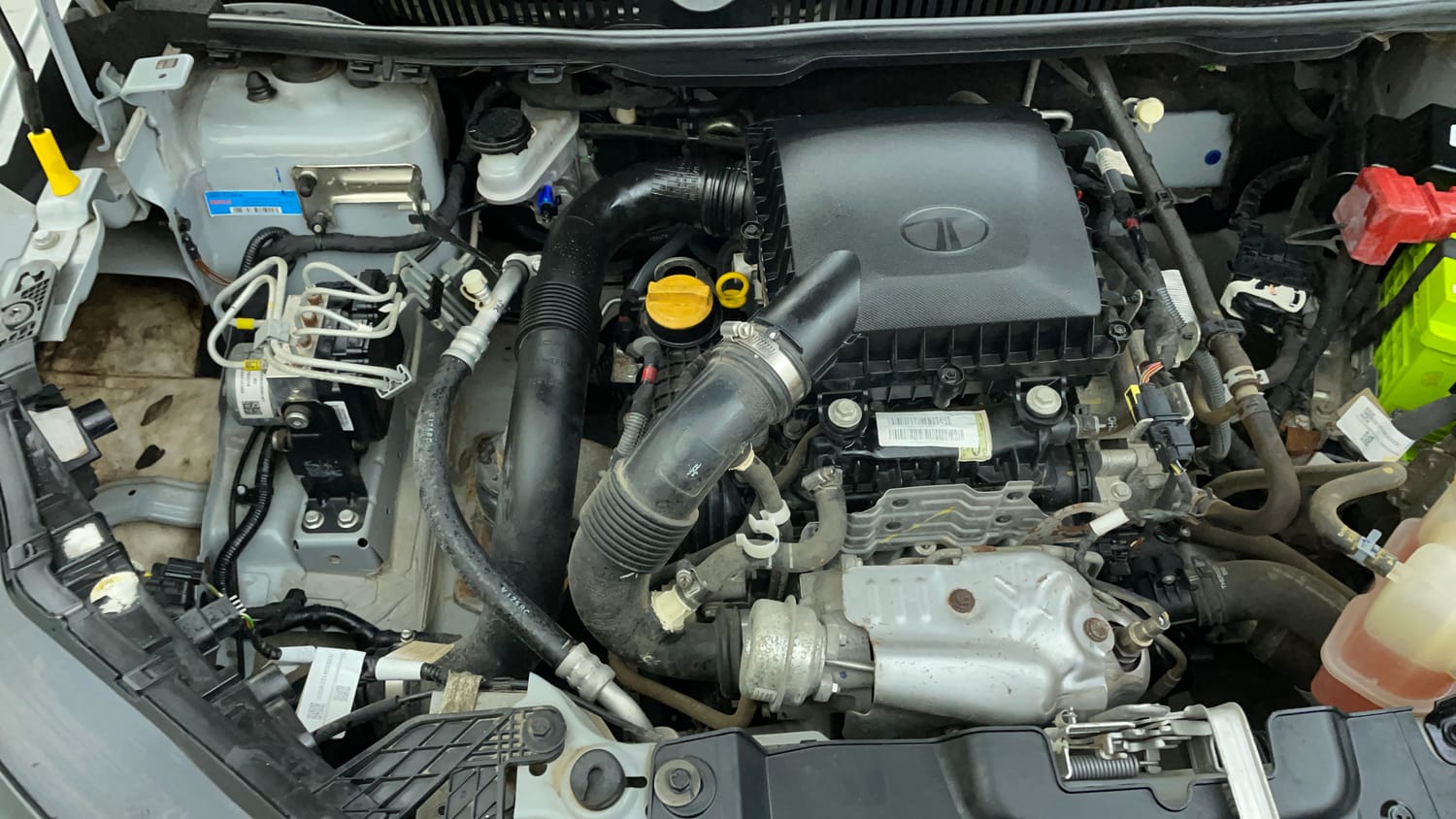 Used 2024 Tata Nexon Pure 1.2 Revotron Petrol 6MT Petrol Manual engine ENGINE RIGHT SIDE VIEW