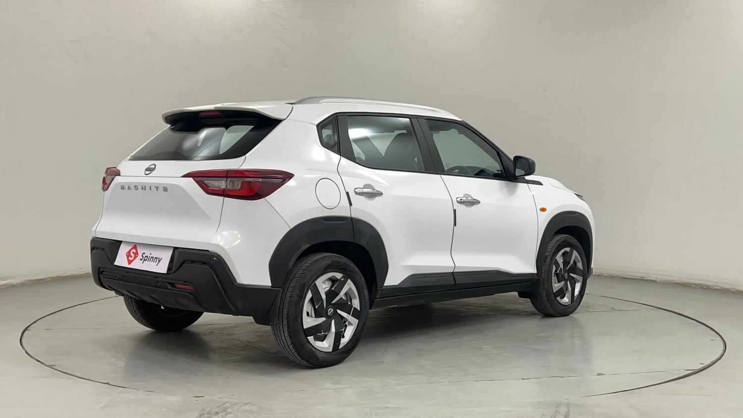 Used 2025 Nissan Magnite Visia B4D 1.0 Petrol MT Petrol Manual exterior RIGHT REAR CORNER VIEW