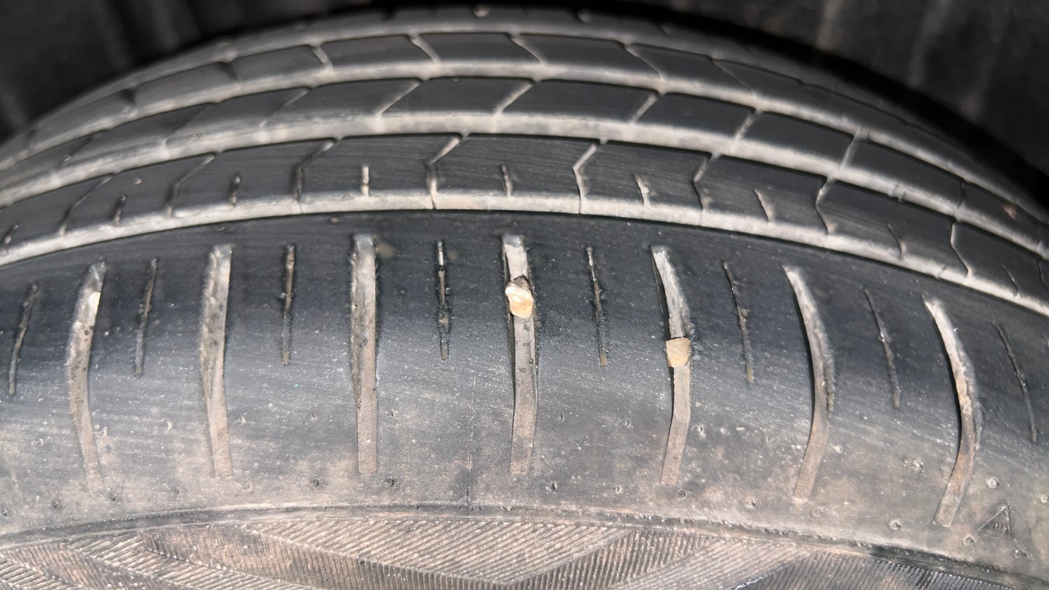 Used 2024 Maruti Suzuki Baleno Alpha AGS Petrol Automatic tyres RIGHT REAR TYRE TREAD VIEW