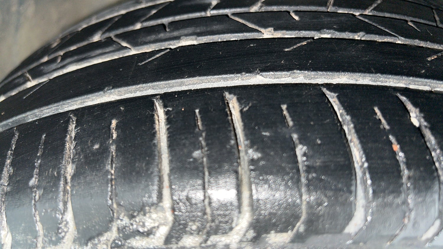 Used 2021 Hyundai Verna SX (O)1.5 MPi Petrol+ CNG (Outside Fitted) Cng Manual tyres LEFT FRONT TYRE TREAD VIEW