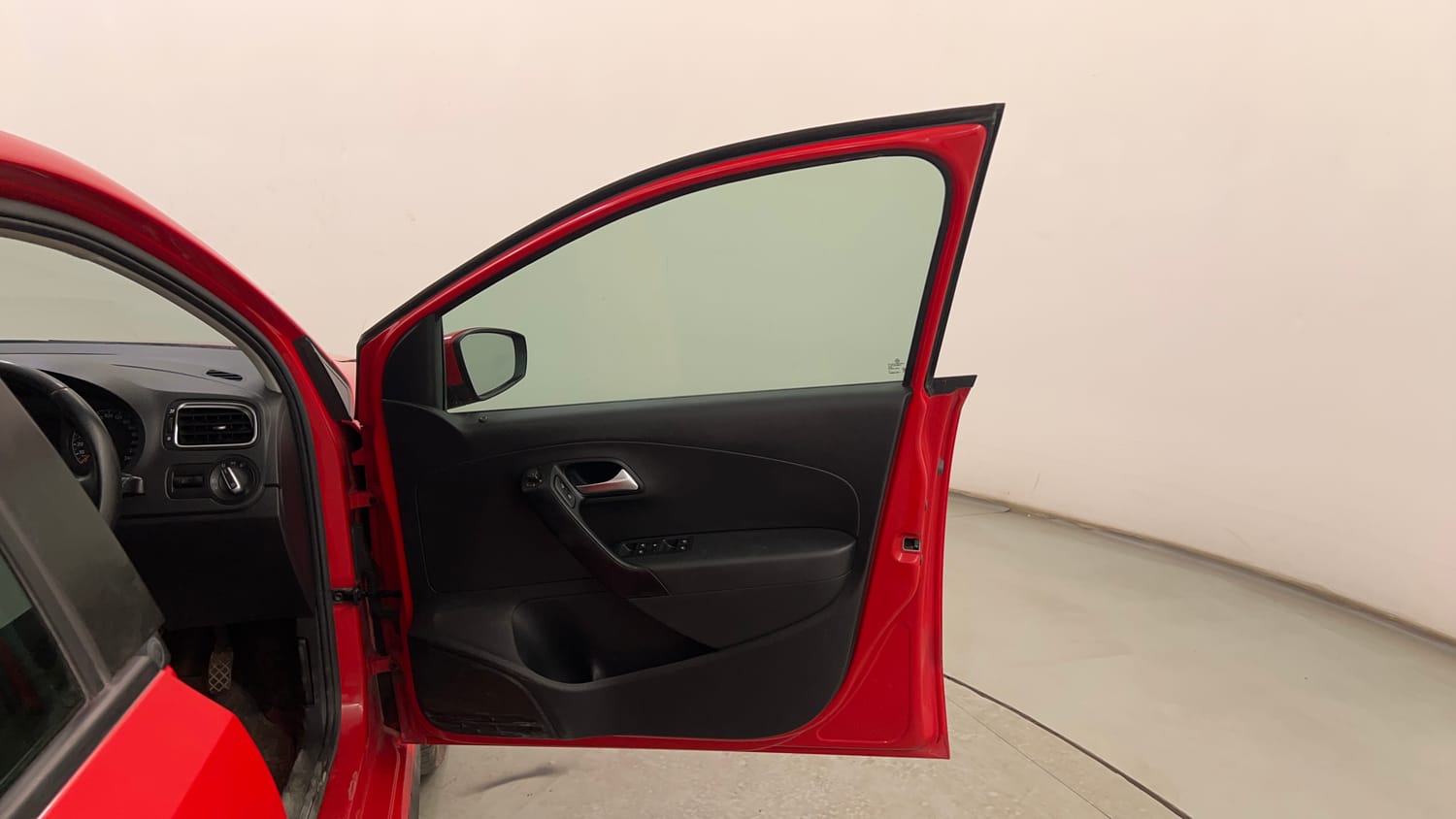 Used 2022 Volkswagen Polo Highline Plus 1.0L TSI Petrol Manual interior RIGHT FRONT DOOR OPEN VIEW