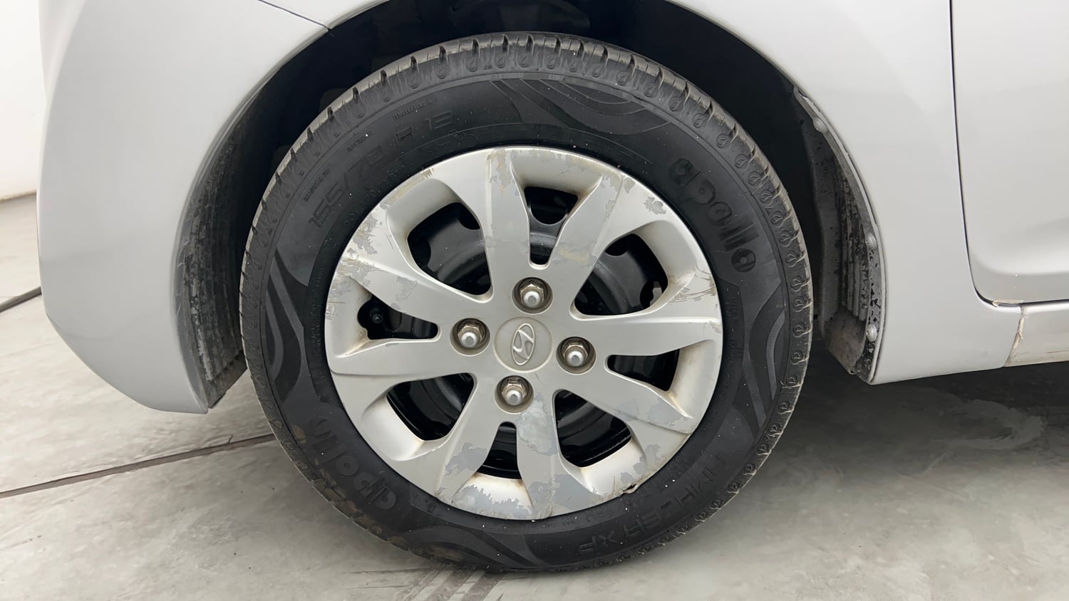 Used 2017 Hyundai Eon Sportz Petrol Manual tyres LEFT FRONT TYRE RIM VIEW