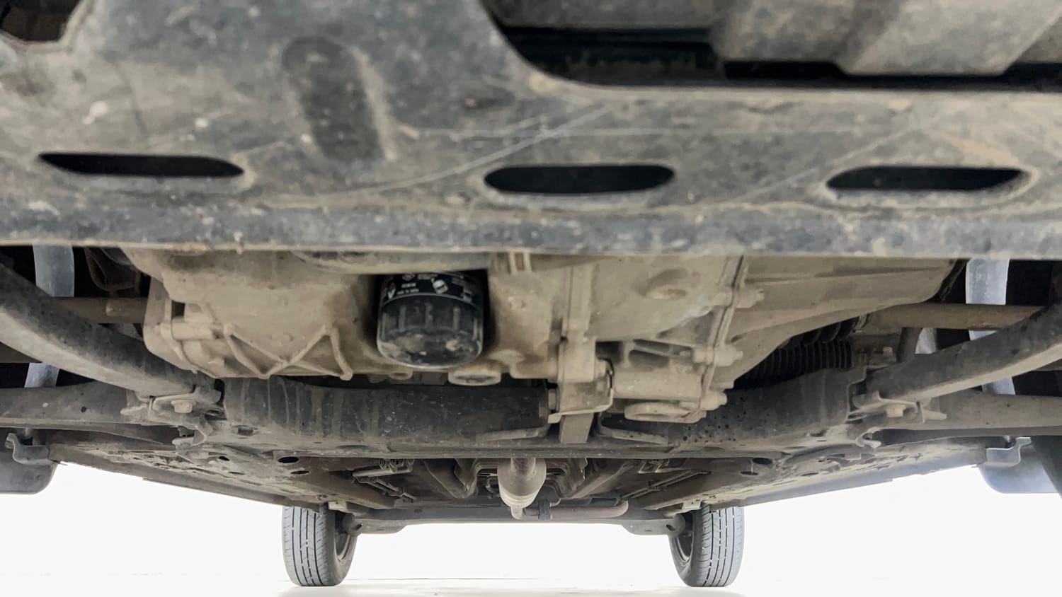 Used 2025 Nissan Magnite Visia B4D 1.0 Petrol MT Petrol Manual extra FRONT LEFT UNDERBODY VIEW
