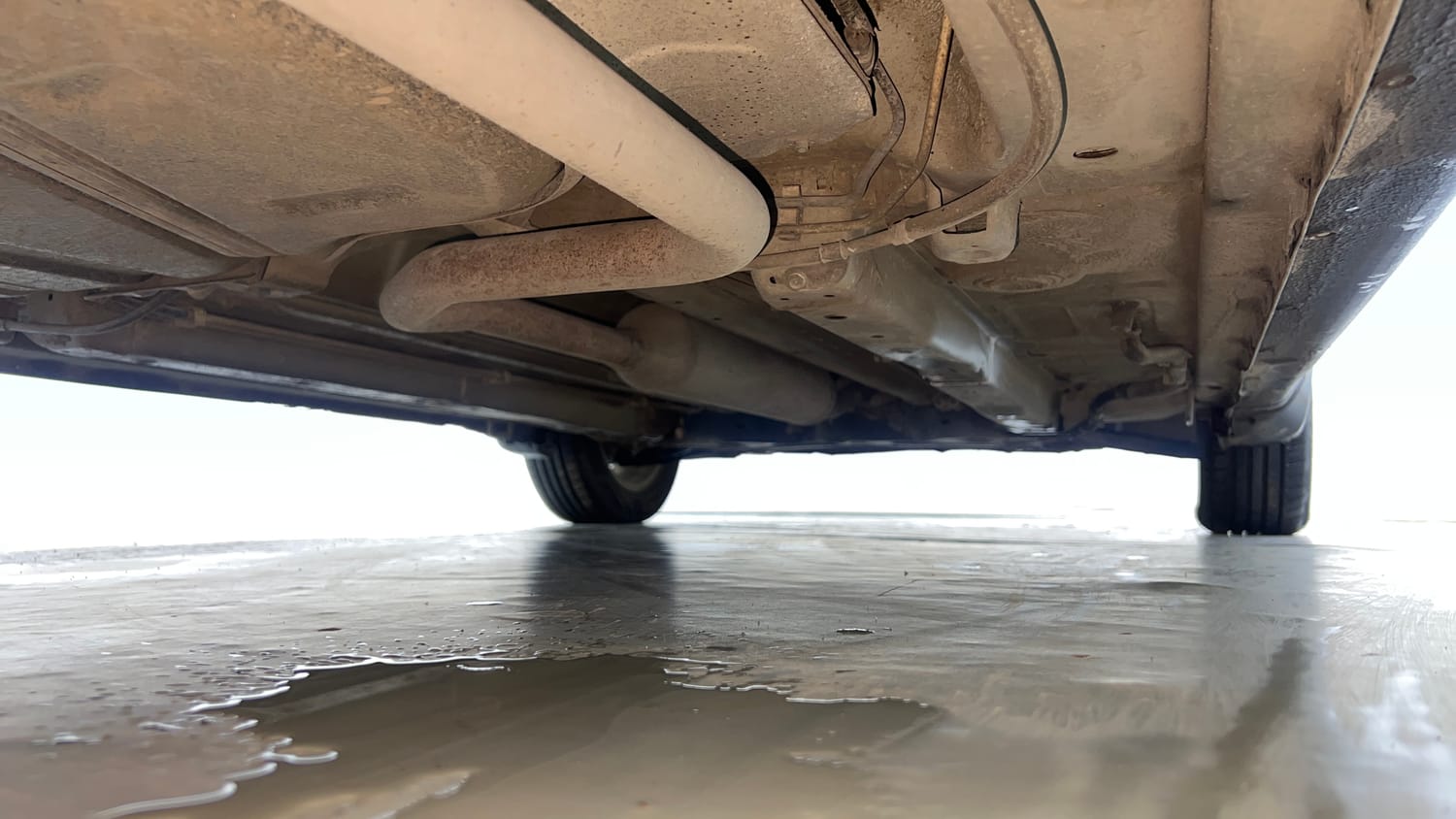 Used 2015 Maruti Suzuki Ertiga ZXi Petrol Manual extra REAR RIGHT UNDERBODY VIEW