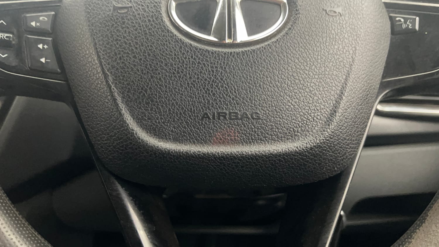 Used 2018 Tata Tigor Revotron XZA Petrol Automatic top_features Airbags