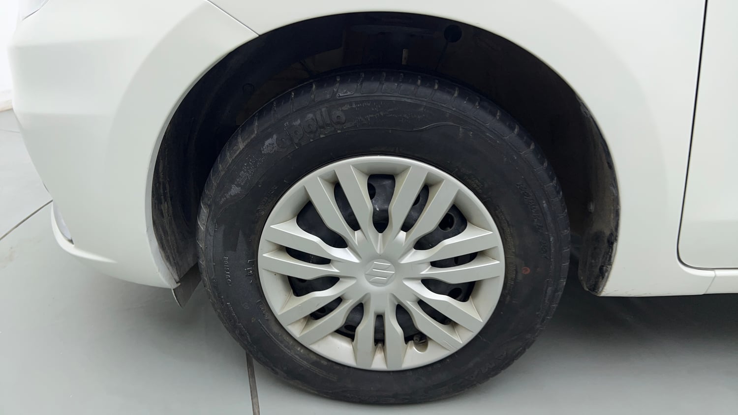 Used 2022 Maruti Suzuki Dzire VXi Petrol Manual tyres LEFT FRONT TYRE RIM VIEW