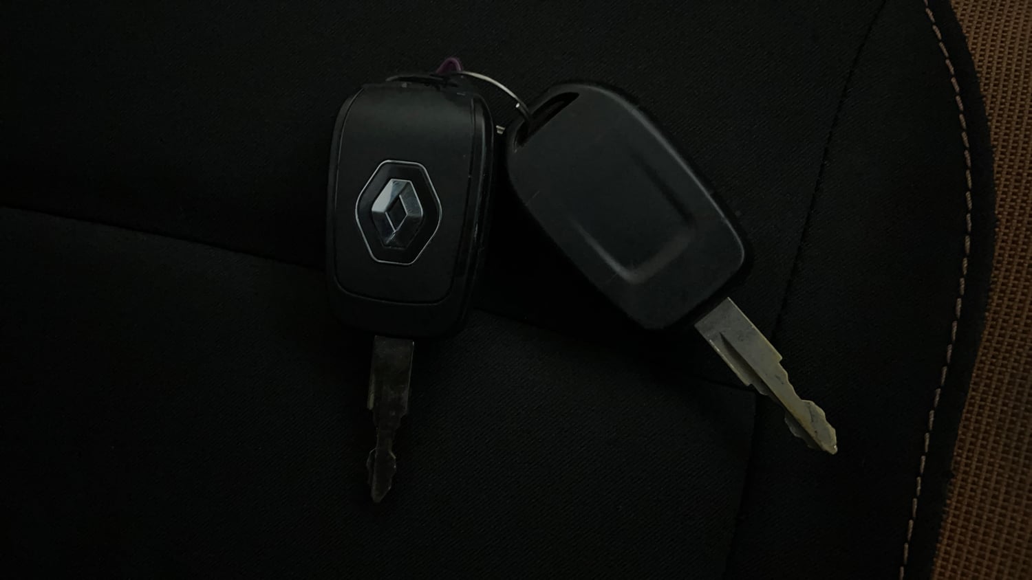 Used 2017 Renault Kwid CLIMBER 1.0 AMT Petrol Automatic extra CAR KEY VIEW