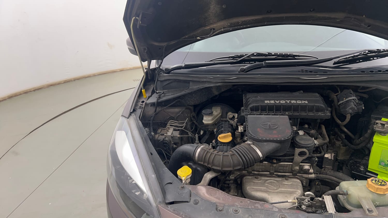 Used 2018 Tata Tigor Revotron XZA Petrol Automatic engine ENGINE RIGHT SIDE HINGE & APRON VIEW