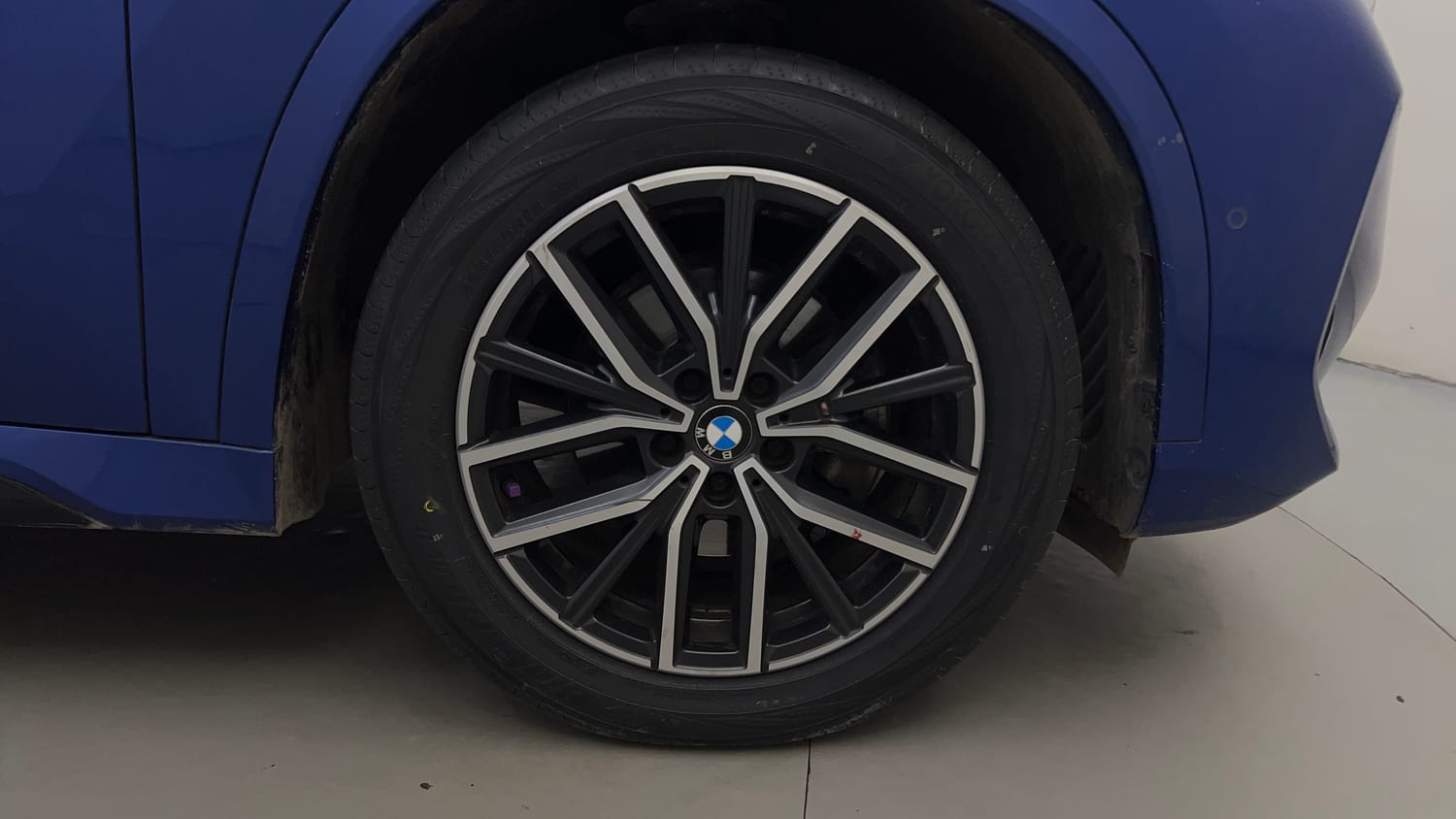 Used 2023 BMW X1 sDrive18i M Sport Petrol Automatic tyres RIGHT FRONT TYRE RIM VIEW