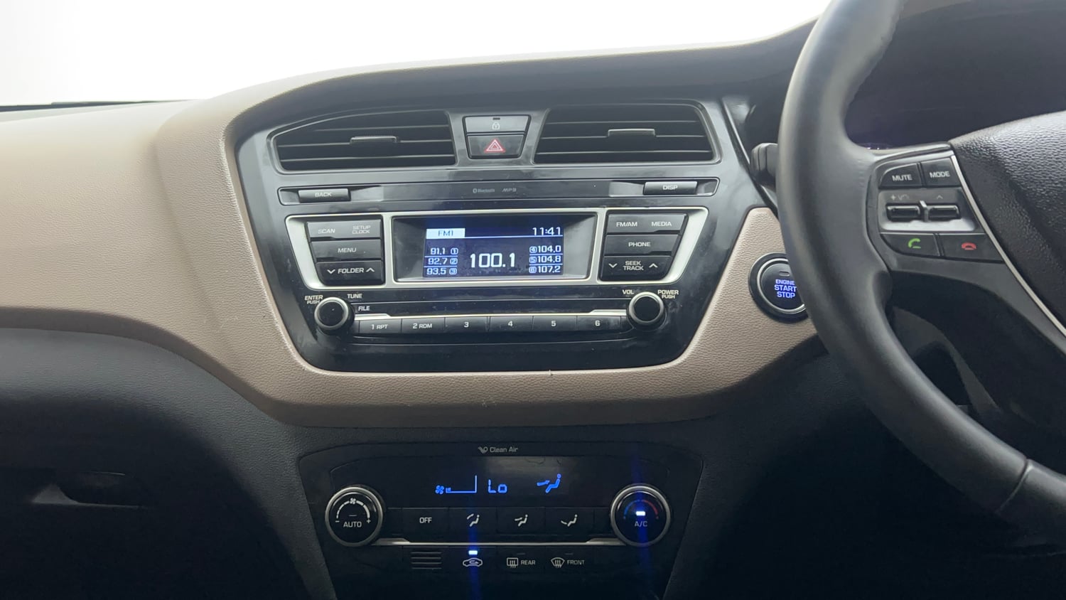 Used 2016 Hyundai Elite i20 Asta 1.2 Petrol Manual interior MUSIC SYSTEM & AC CONTROL VIEW