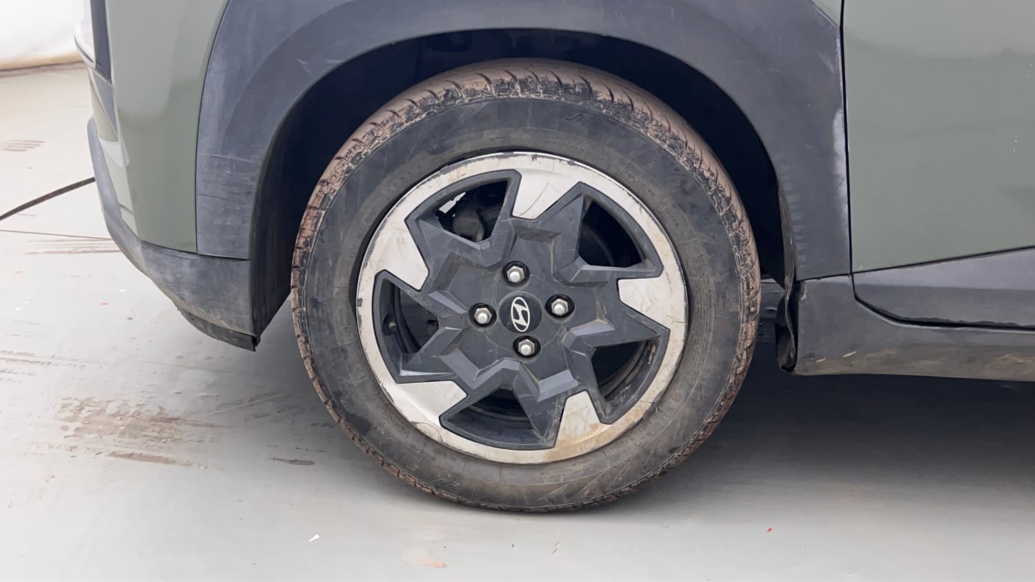 Used 2023 Hyundai Exter SX 1.2 MT Petrol Manual tyres LEFT FRONT TYRE RIM VIEW