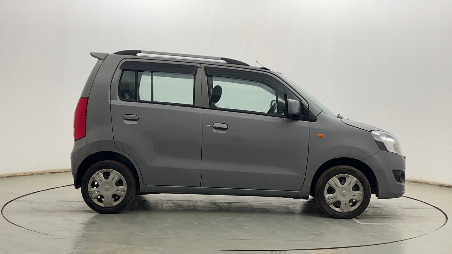 Used 2018 Maruti Suzuki Wagon R 1.0 VXI AMT Petrol Automatic exterior RIGHT SIDE VIEW