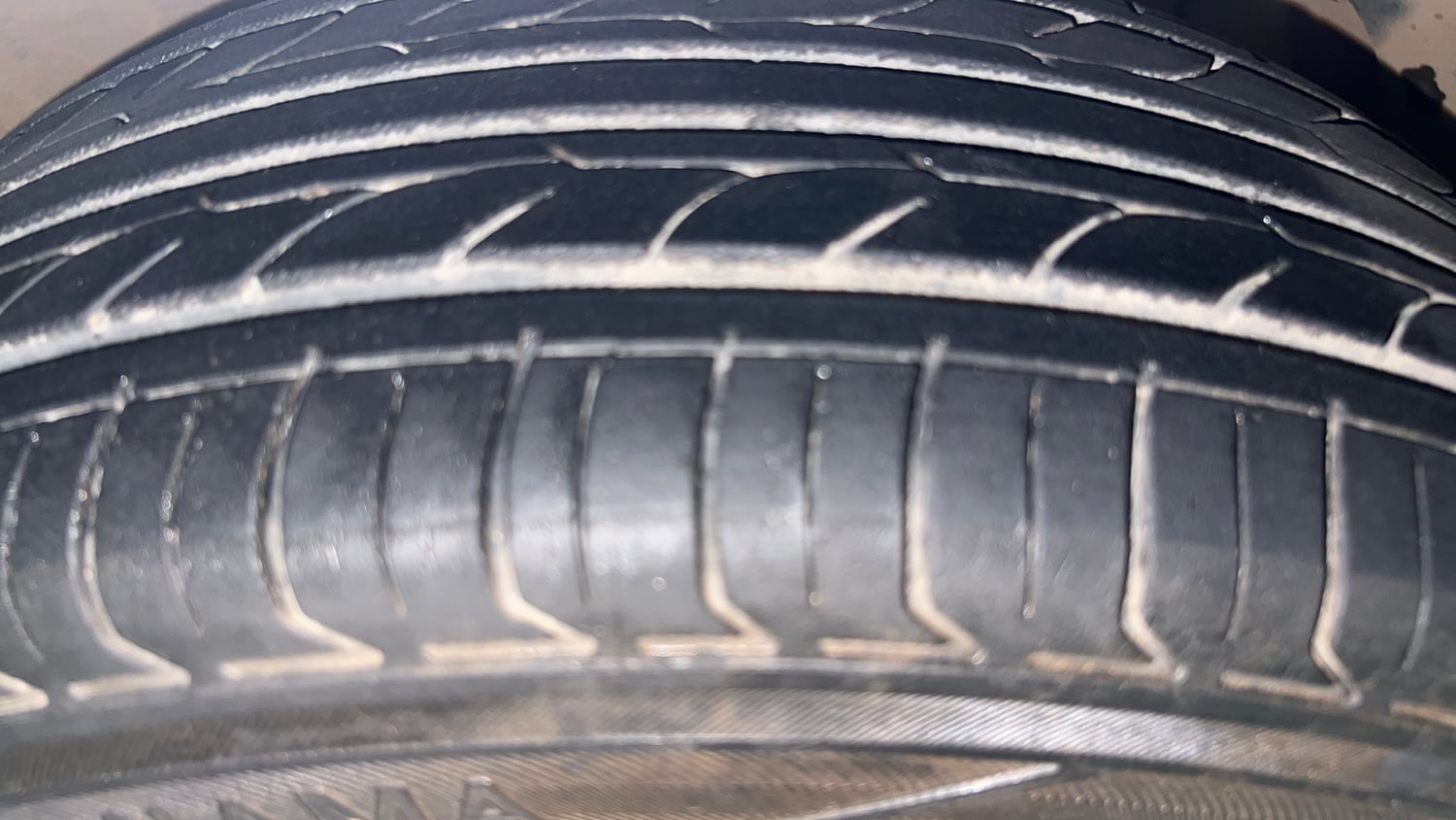 Used 2017 Tata Tiago Revotron XZA Petrol Automatic tyres RIGHT FRONT TYRE TREAD VIEW