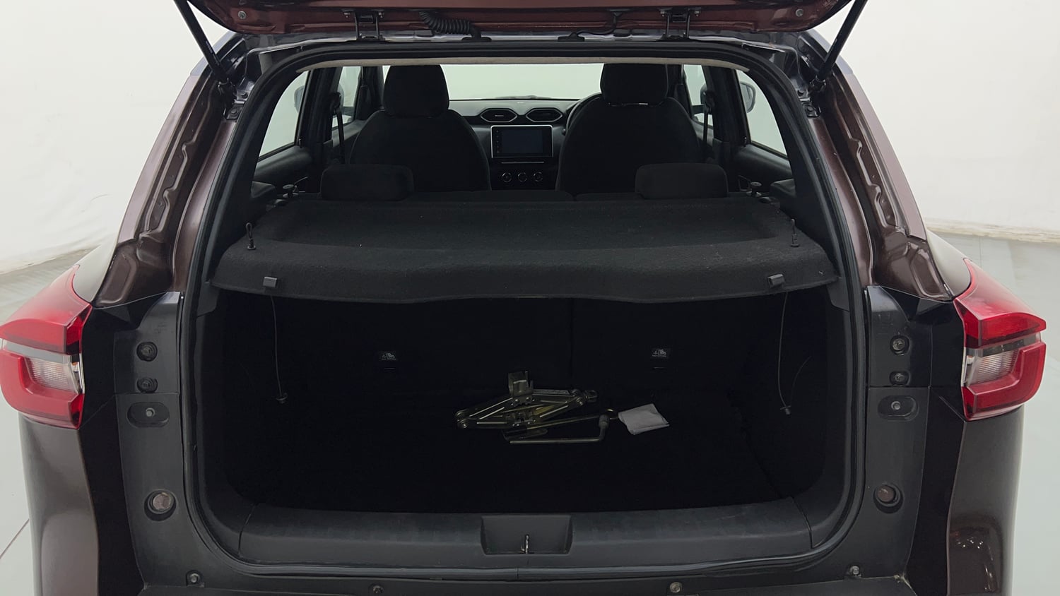 Used 2021 Nissan Magnite XV Premium Petrol Manual interior DICKY INSIDE VIEW