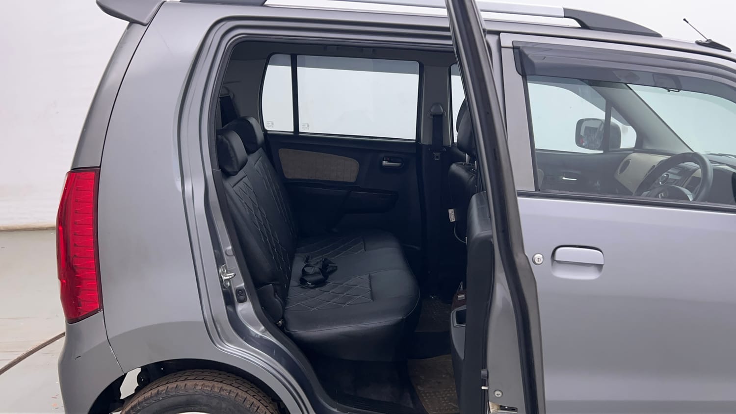Used 2018 Maruti Suzuki Wagon R 1.0 VXI AMT Petrol Automatic interior RIGHT SIDE REAR DOOR CABIN VIEW