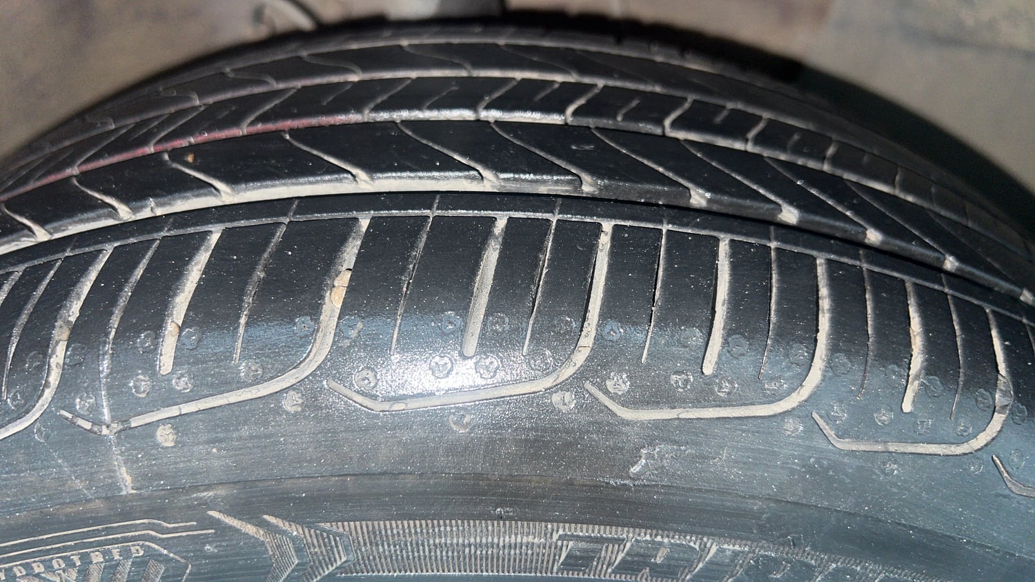 Used 2016 Hyundai Elite i20 Asta 1.2 Petrol Manual tyres RIGHT FRONT TYRE TREAD VIEW