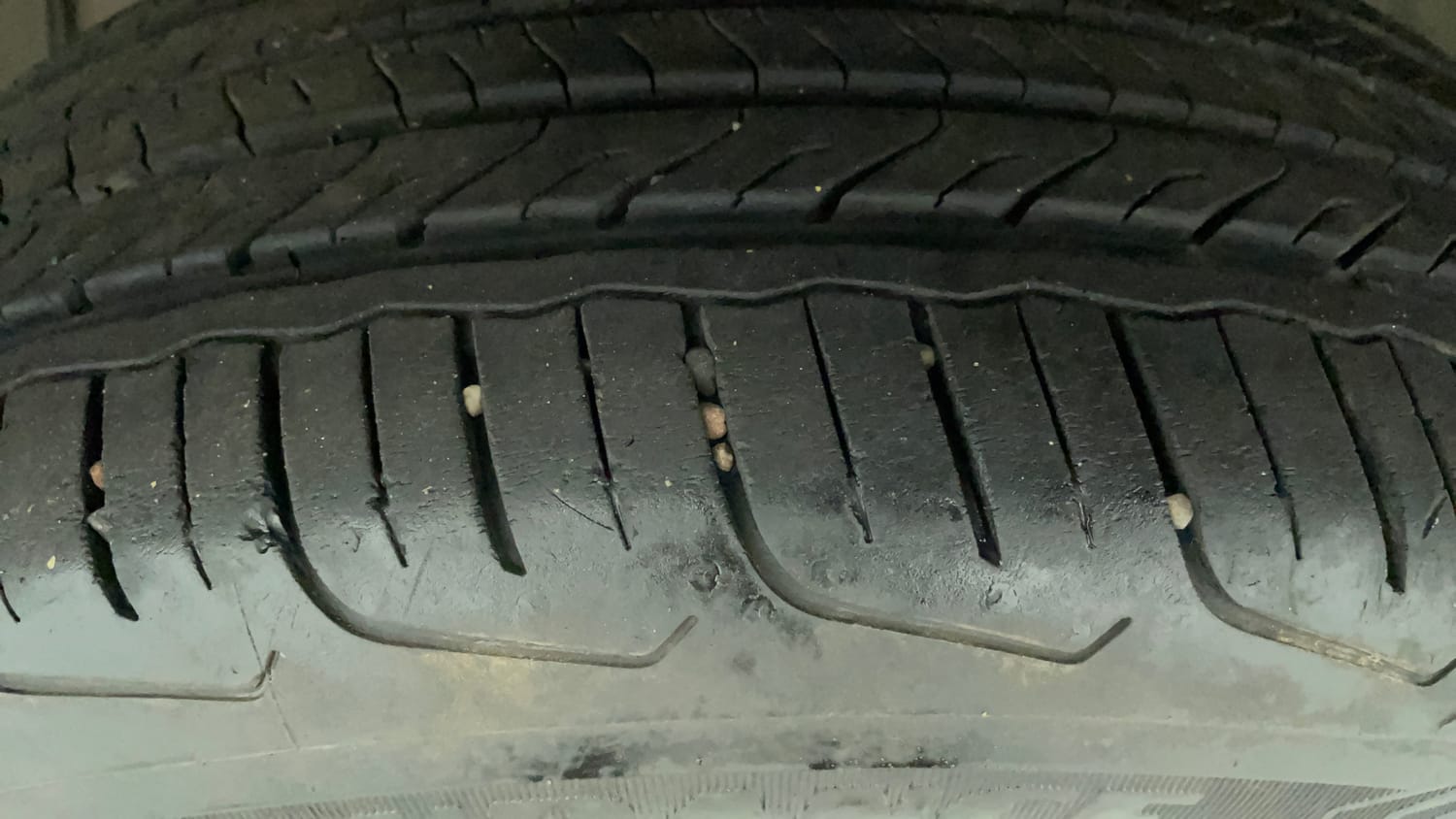 Used 2024 Tata Nexon Pure 1.2 Revotron Petrol 6MT Petrol Manual tyres LEFT FRONT TYRE TREAD VIEW