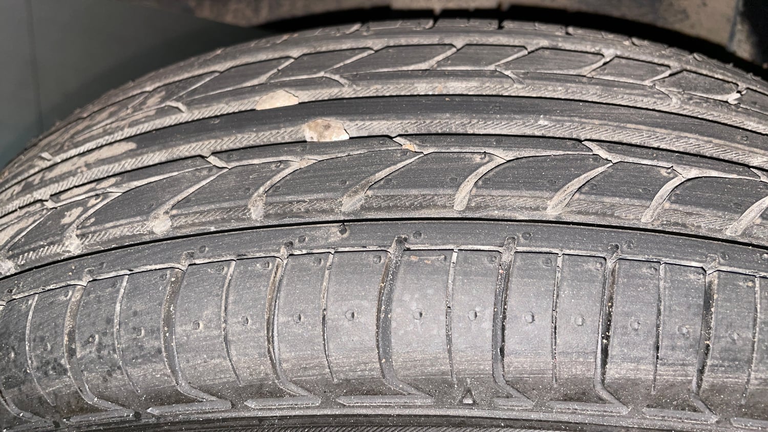 Used 2017 Renault Kwid CLIMBER 1.0 AMT Petrol Automatic tyres RIGHT REAR TYRE TREAD VIEW