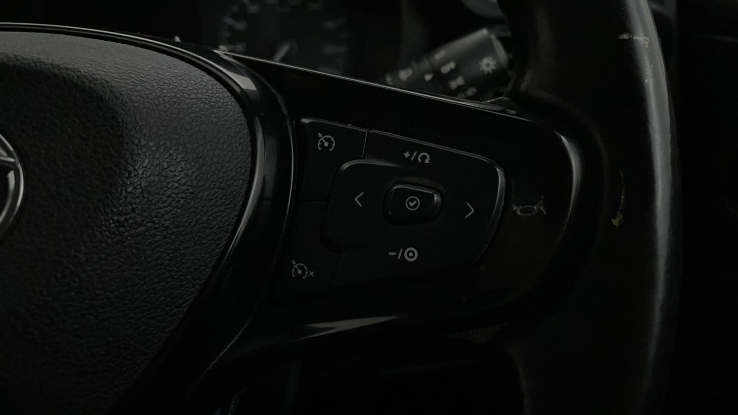 Used 2022 Tata Punch Kaziranga Creative AMT Petrol Automatic top_features Cruise control