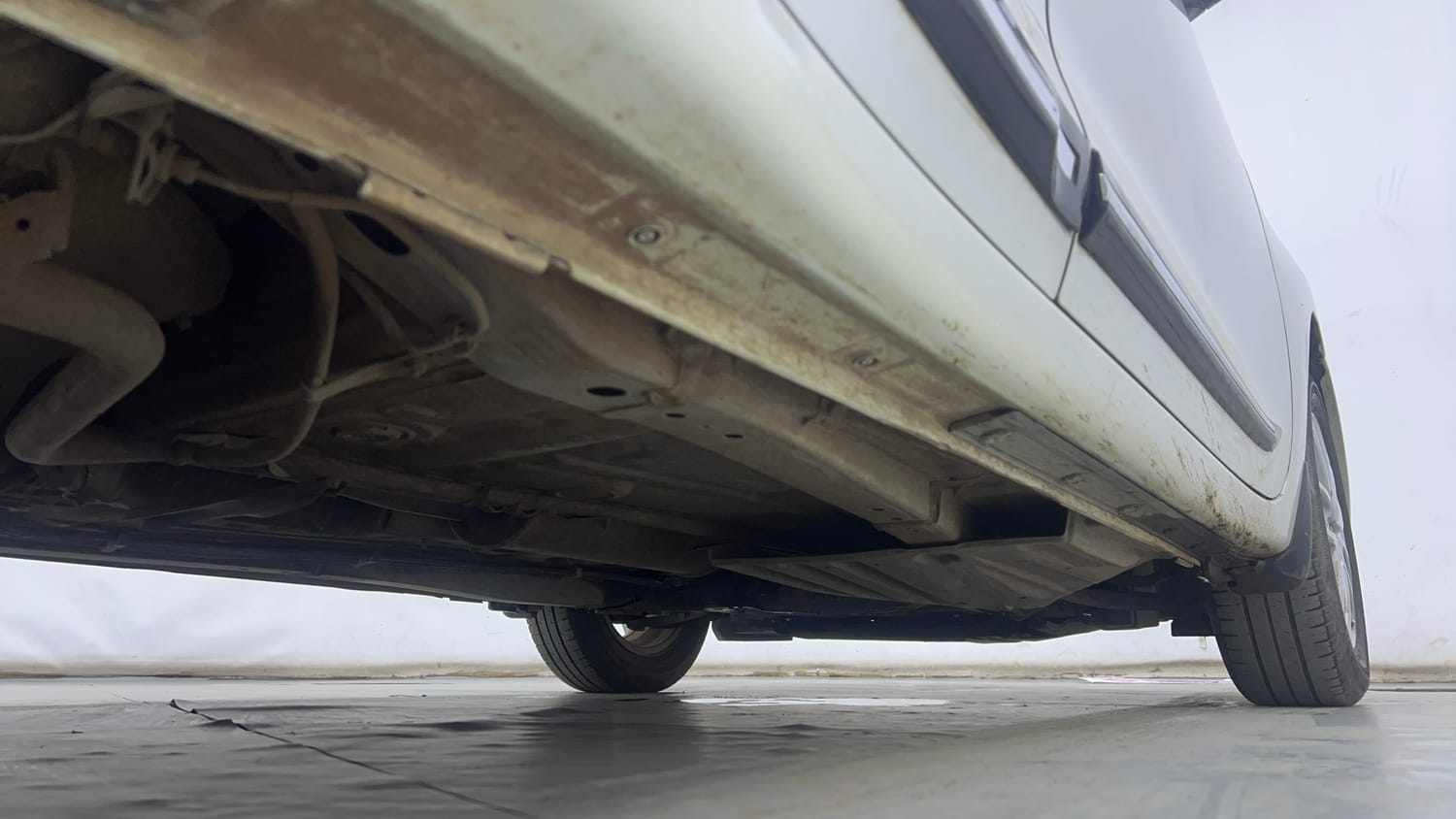 Used 2024 Maruti Suzuki Swift ZXi Petrol Manual extra REAR RIGHT UNDERBODY VIEW