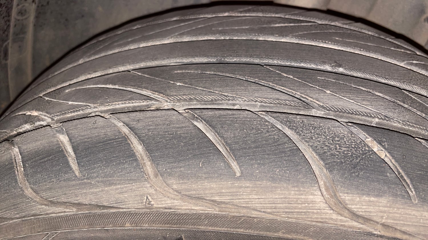 Used 2021 Tata Altroz XZ Petrol Petrol Manual tyres RIGHT REAR TYRE TREAD VIEW