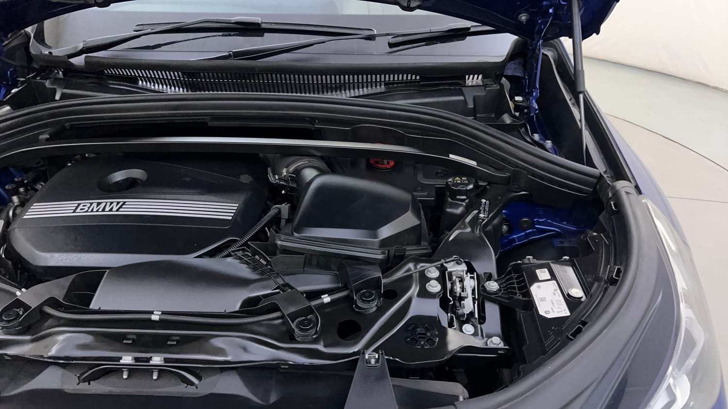 Used 2023 BMW X1 sDrive18i M Sport Petrol Automatic engine ENGINE LEFT SIDE HINGE & APRON VIEW