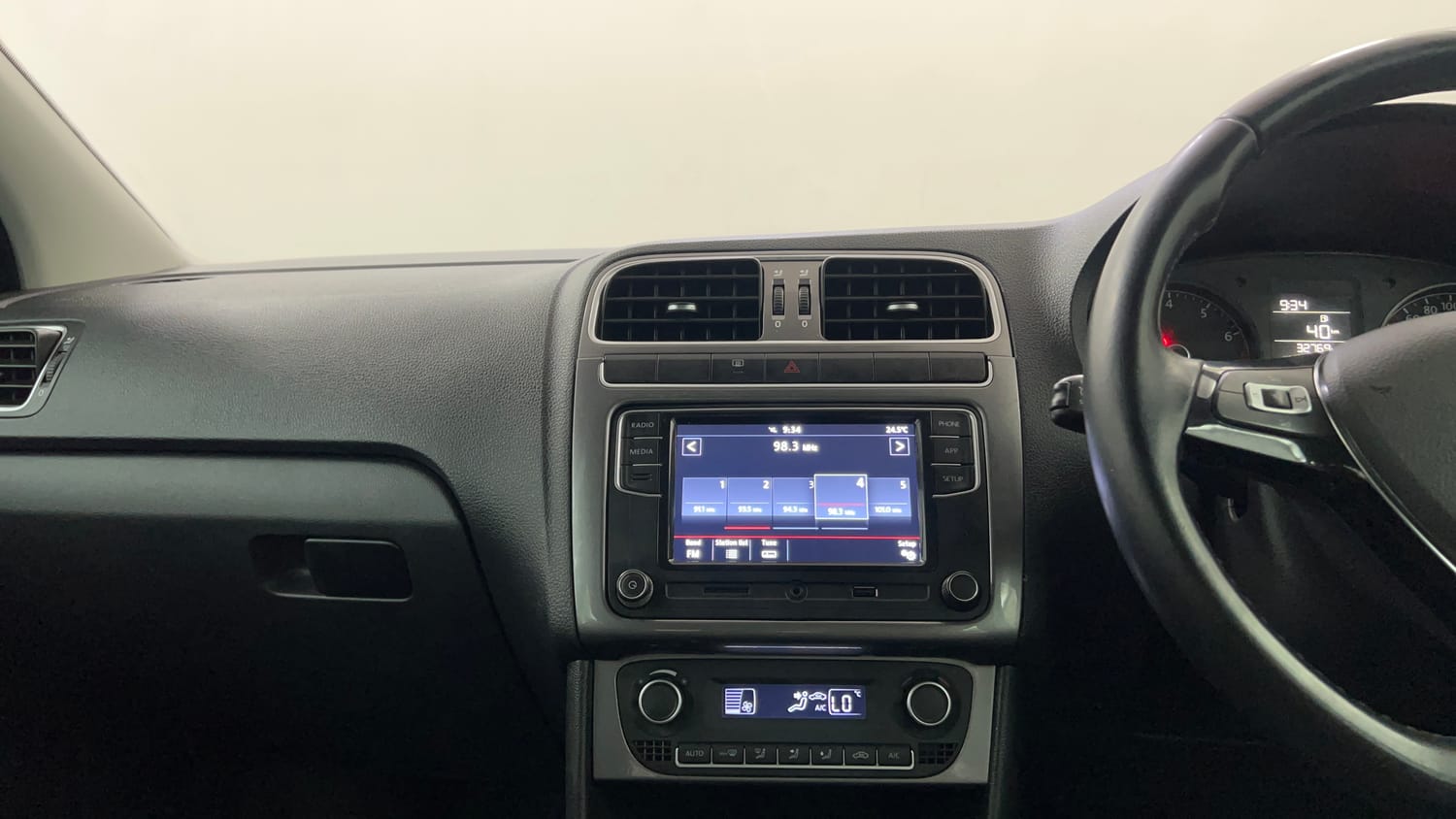 Used 2022 Volkswagen Polo Highline Plus 1.0L TSI Petrol Manual interior MUSIC SYSTEM & AC CONTROL VIEW