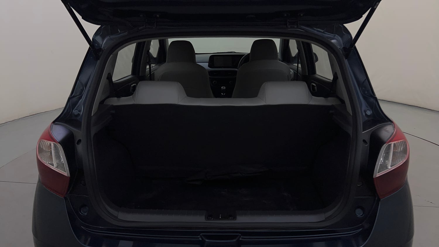 Used 2021 Hyundai Grand i10 Nios Sportz 1.2 Kappa VTVT Petrol Manual interior DICKY INSIDE VIEW