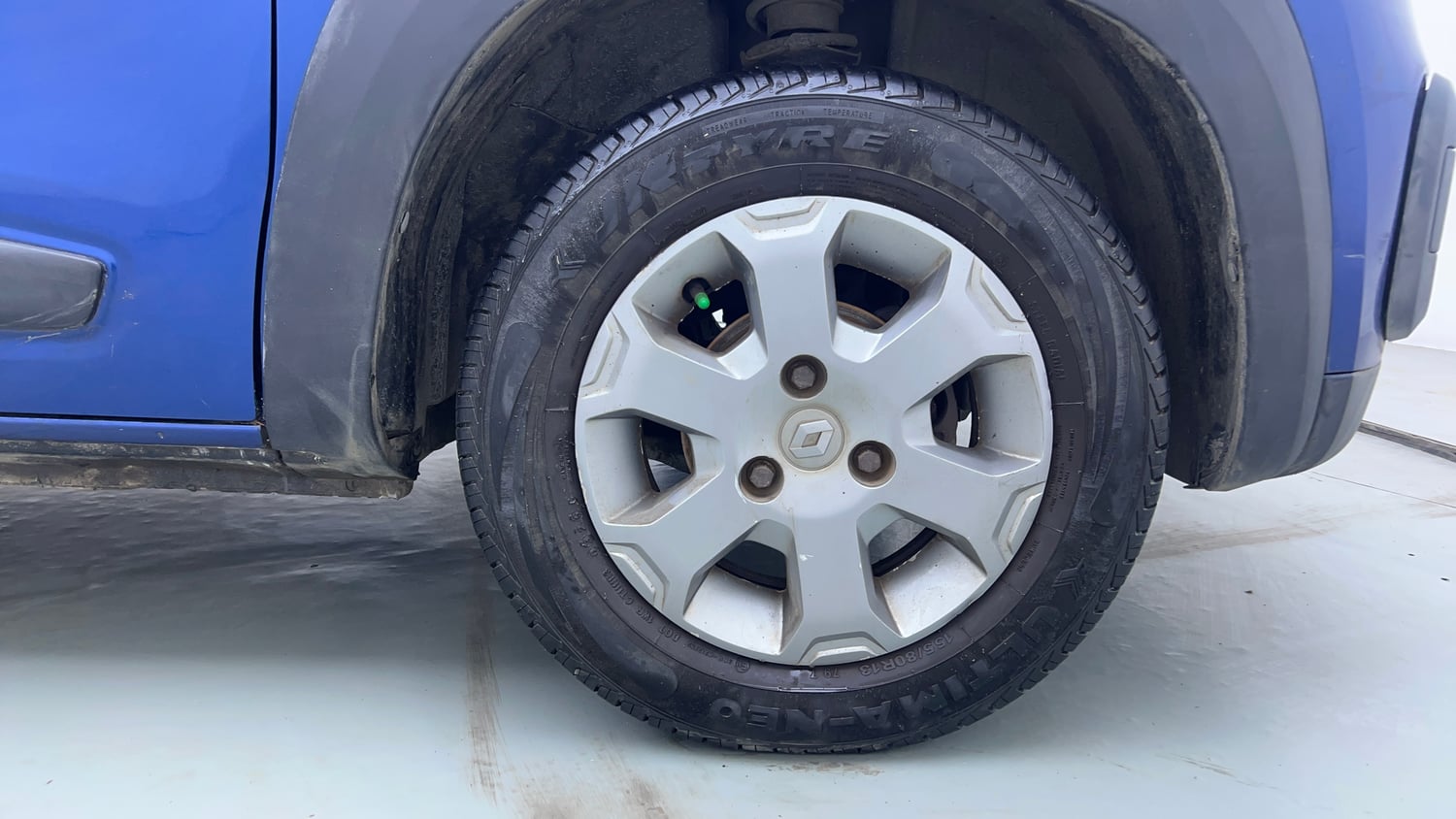 Used 2018 Renault Kwid CLIMBER 1.0 AMT Petrol Automatic tyres RIGHT FRONT TYRE RIM VIEW