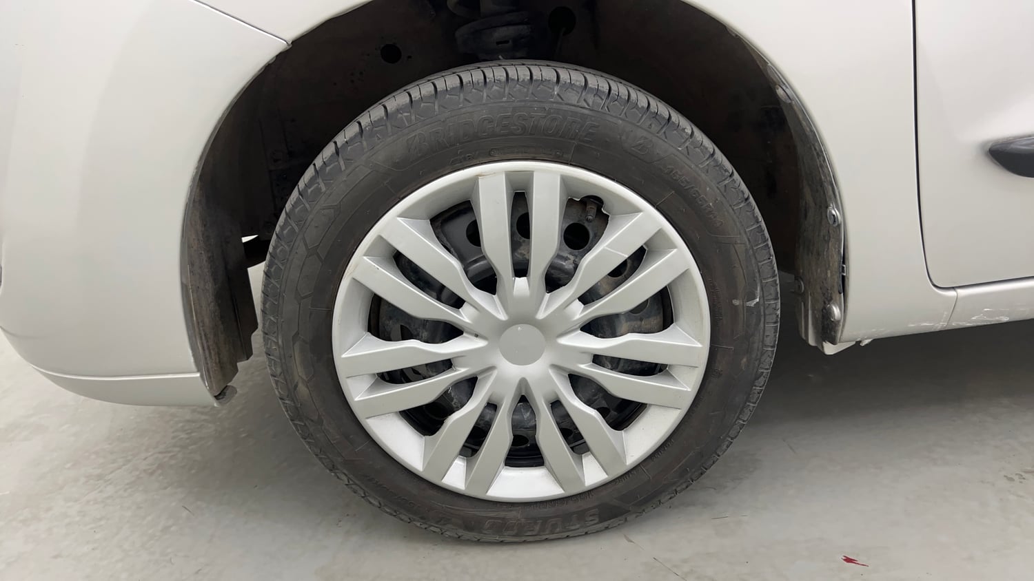 Used 2012 Maruti Suzuki Wagon R 1.0 VXi Petrol Manual tyres LEFT FRONT TYRE RIM VIEW