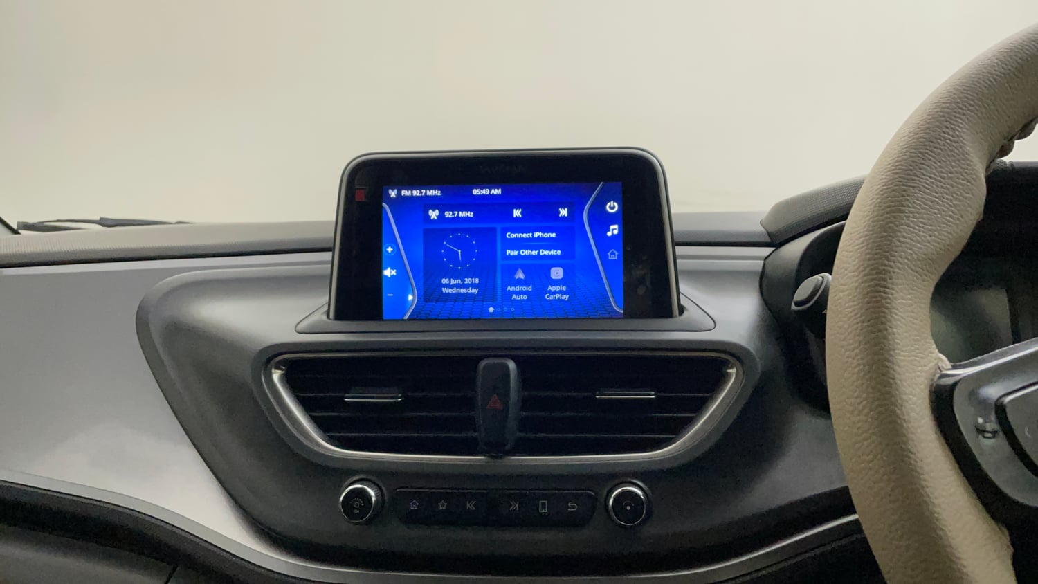 Used 2021 Tata Altroz XZ Petrol Petrol Manual top_features Integrated (in-dash) music system