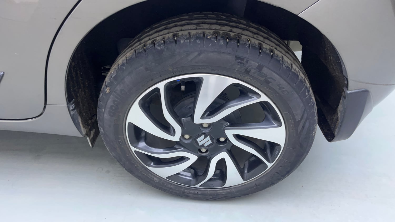 Used 2022 Maruti Suzuki Baleno Zeta Petrol Manual tyres LEFT REAR TYRE RIM VIEW
