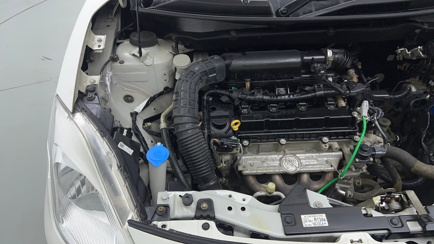 Used 2022 Maruti Suzuki Dzire VXi Petrol Manual engine ENGINE RIGHT SIDE VIEW
