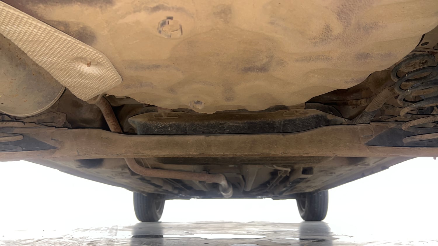 Used 2023 Nissan Magnite XL Petrol Manual extra REAR UNDERBODY VIEW (TAKEN FROM REAR)