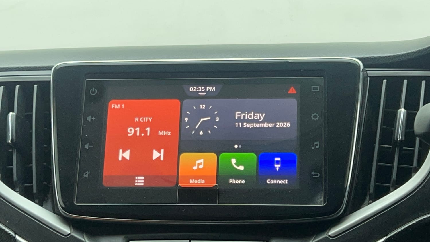 Used 2019 Maruti Suzuki Baleno Zeta Petrol Manual top_features Touch screen infotainment system