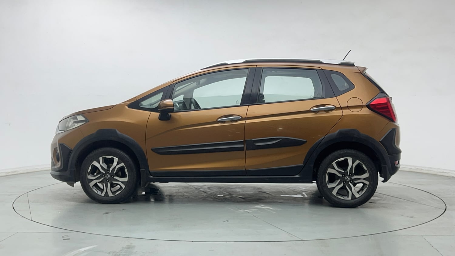 Used 2017 Honda WR-V VX MT Petrol Petrol Manual exterior LEFT SIDE VIEW