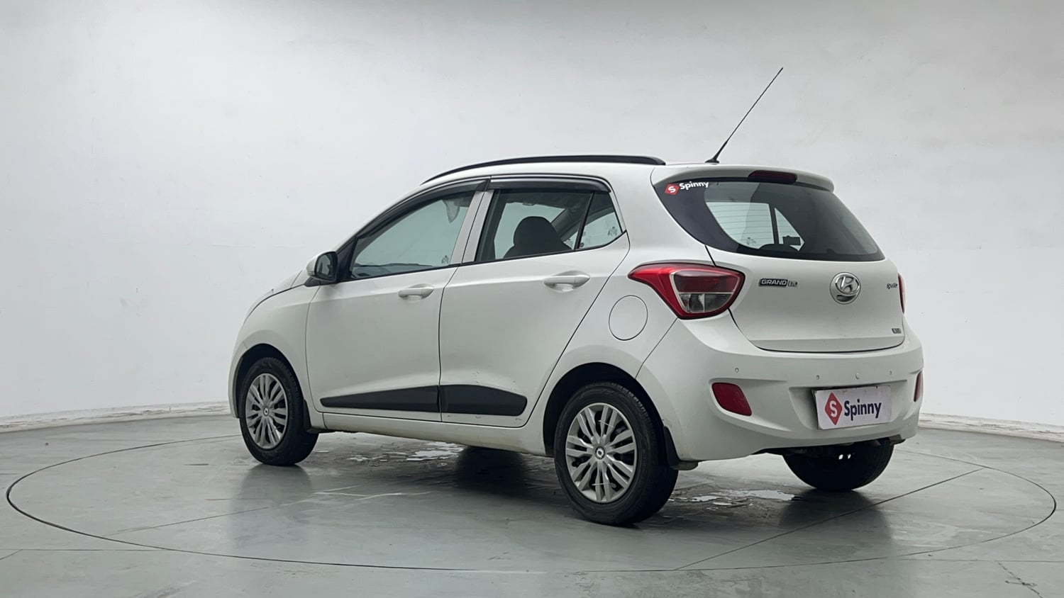 Used 2015 Hyundai Grand i10 Sportz 1.2 Kappa VTVT Petrol Manual exterior LEFT REAR CORNER VIEW