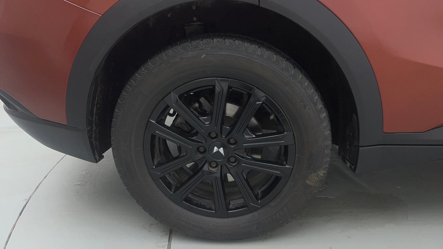 Used 2024 Mahindra XUV700 AX7 Luxury Pack Petrol 7 STR Blaze Editon AT Petrol Automatic tyres RIGHT REAR TYRE RIM VIEW