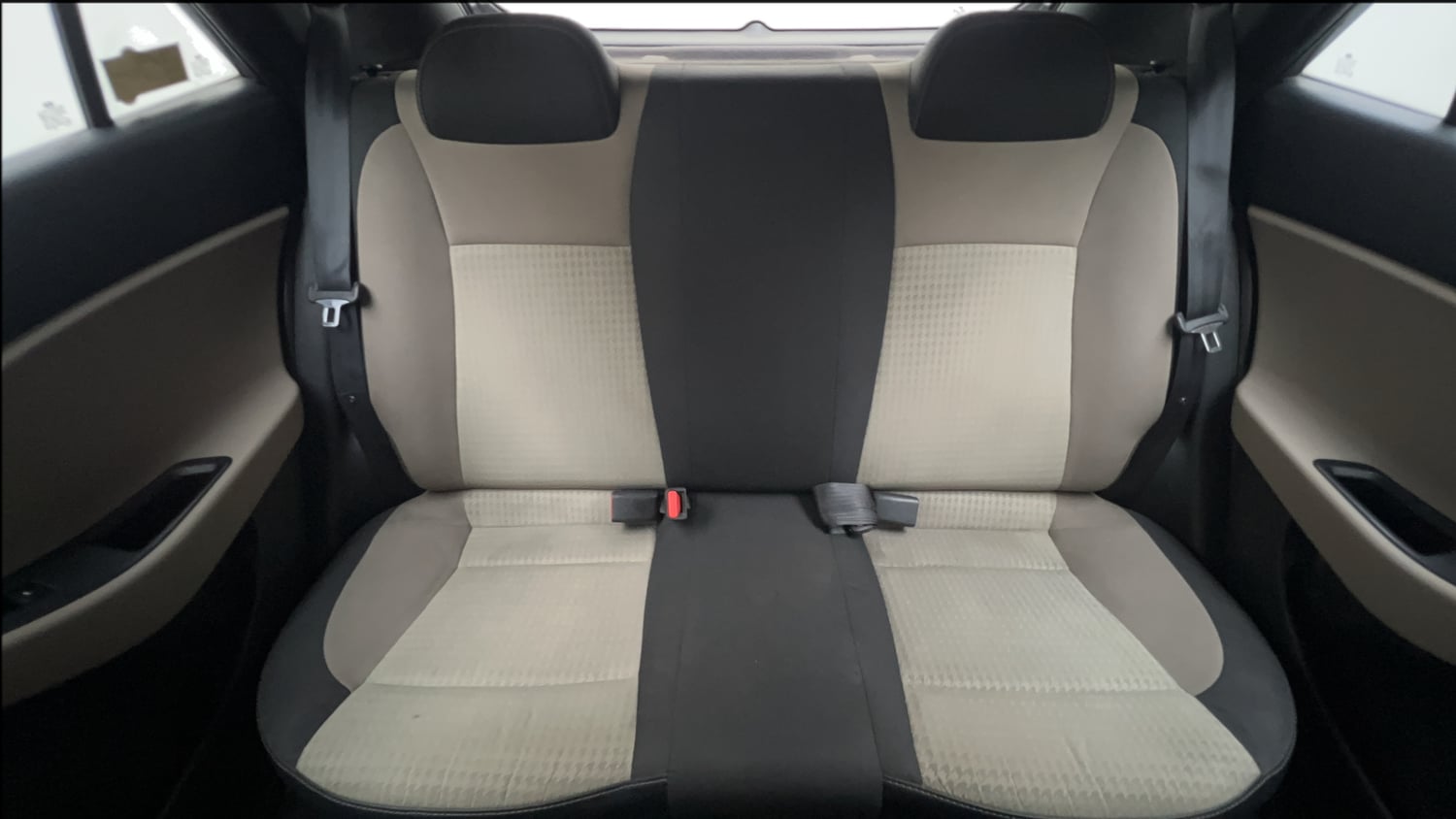 Used 2019 Hyundai Elite i20 Sportz Plus 1.2 CVT Petrol Automatic interior REAR SEAT CONDITION VIEW