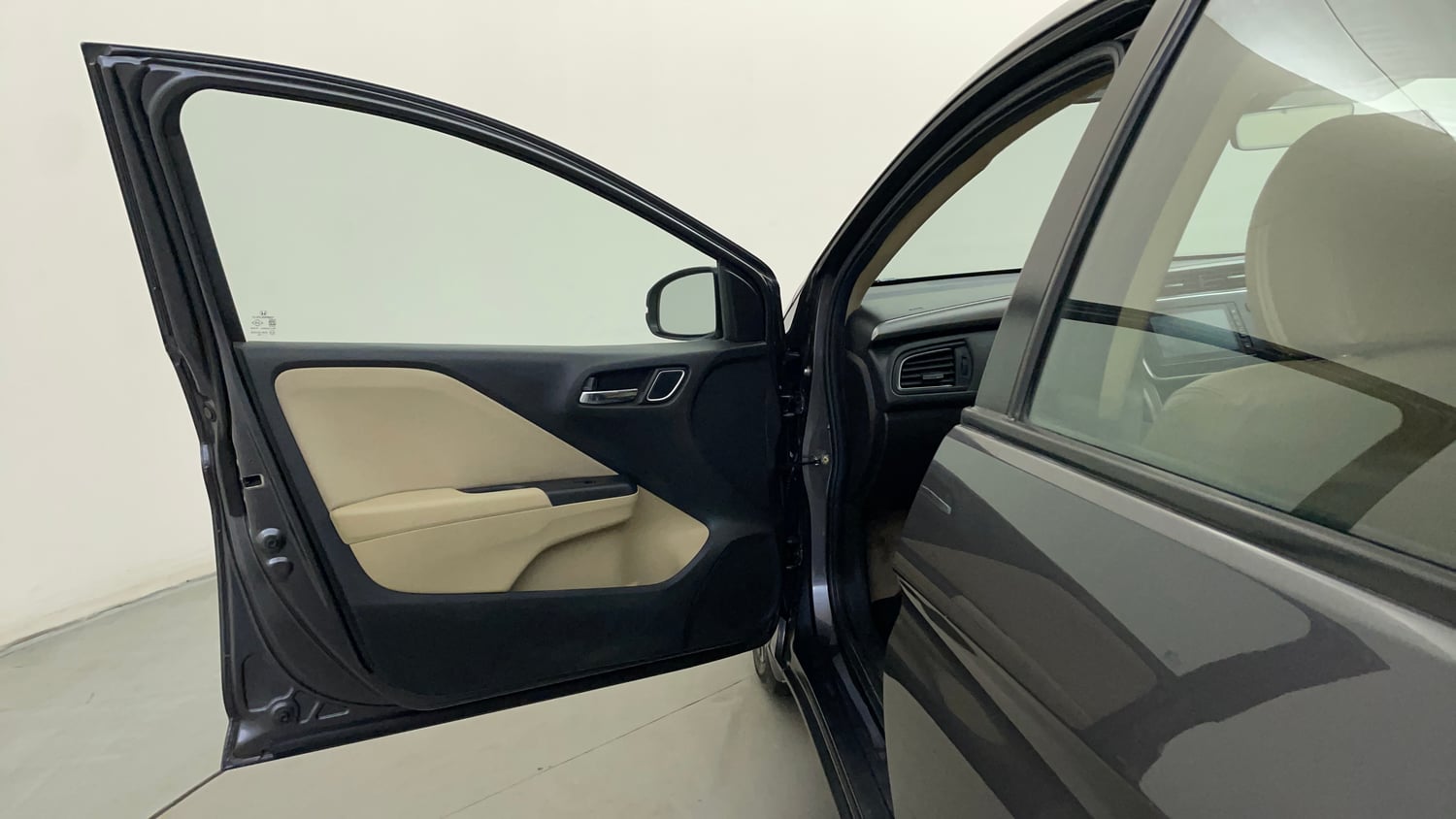 Used 2020 Honda City VX CVT Petrol Petrol Automatic interior LEFT FRONT DOOR OPEN VIEW