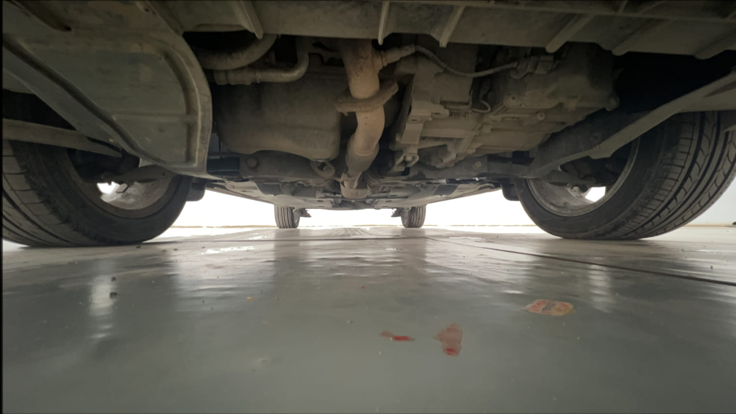 Used 2017 Volkswagen Vento Highline Plus 1.2 (P) AT 16 Alloy Petrol Automatic extra FRONT LEFT UNDERBODY VIEW