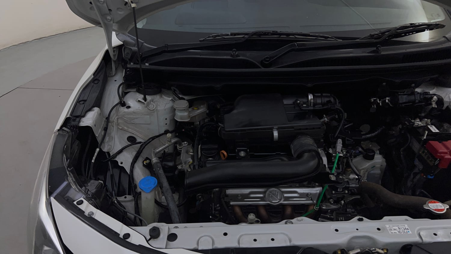 Used 2024 Maruti Suzuki Baleno Alpha AGS Petrol Automatic engine ENGINE RIGHT SIDE HINGE & APRON VIEW