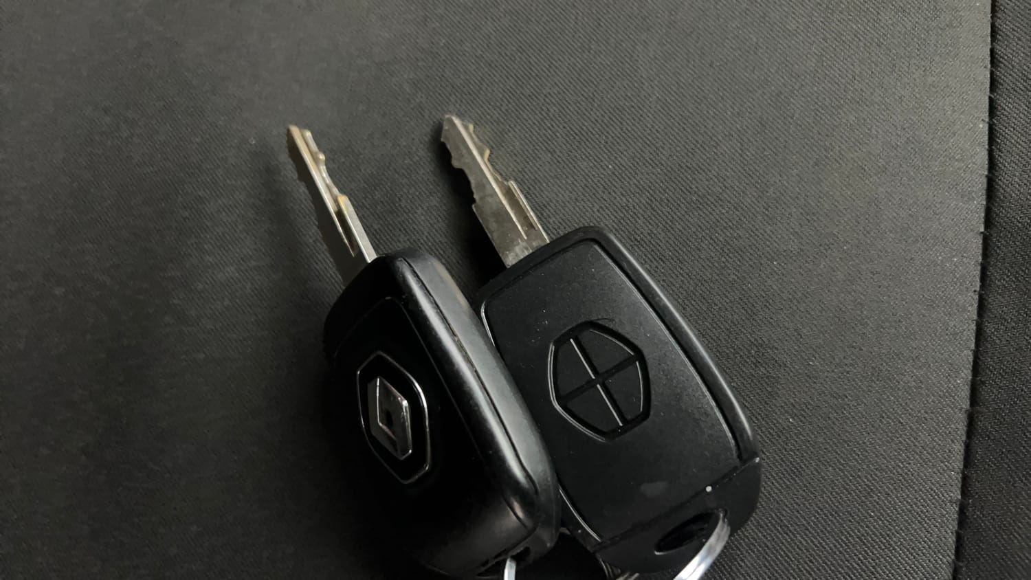 Used 2023 Renault Kwid RXT 1.0 AMT Petrol Automatic extra CAR KEY VIEW