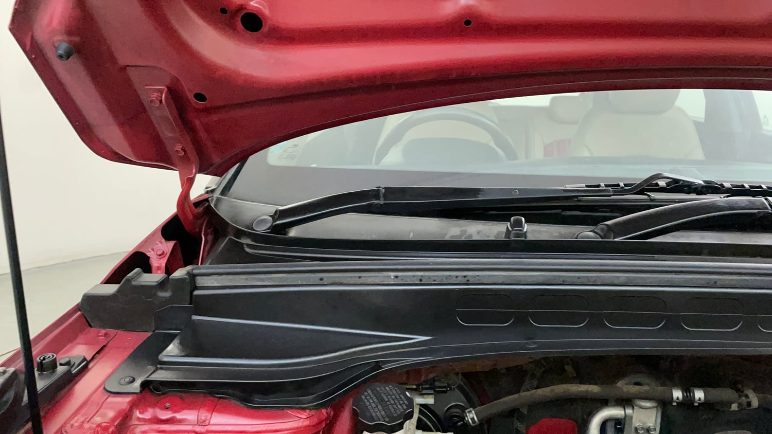Used 2018 Hyundai Creta SX 1.6 AT Petrol Petrol Automatic engine ENGINE RIGHT SIDE HINGE & APRON VIEW