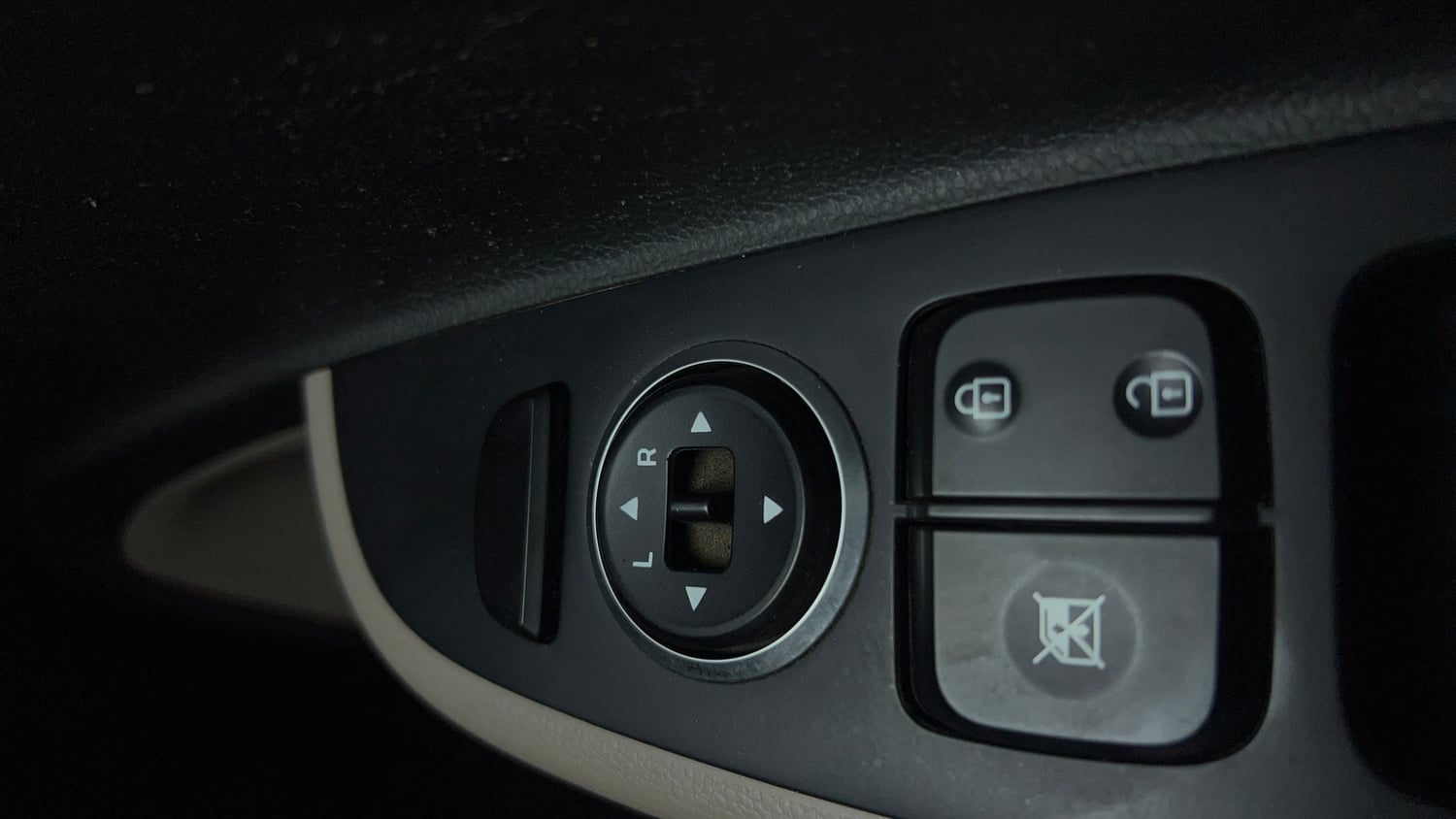 Used 2015 Hyundai Grand i10 Sportz 1.2 Kappa VTVT Petrol Manual top_features Adjustable ORVM