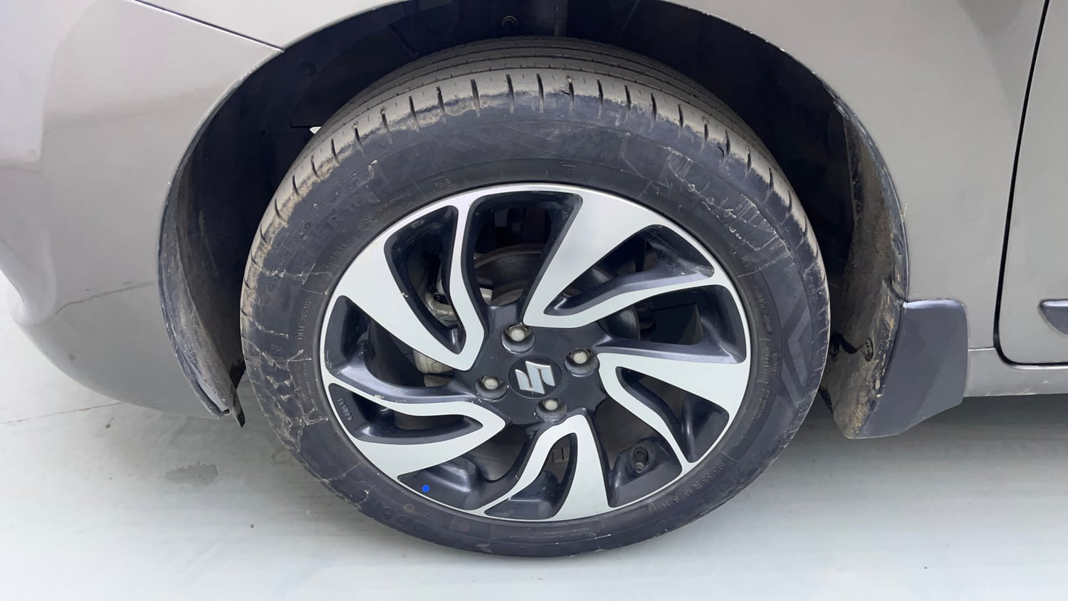 Used 2022 Maruti Suzuki Baleno Zeta Petrol Manual tyres LEFT FRONT TYRE RIM VIEW