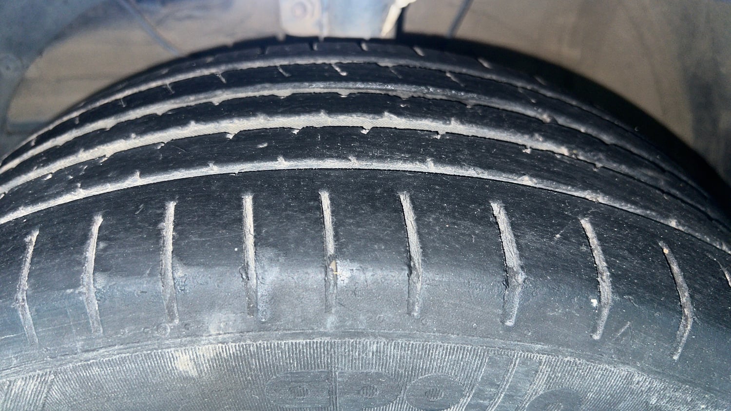 Used 2019 Maruti Suzuki Baleno Zeta Petrol Manual tyres LEFT FRONT TYRE TREAD VIEW