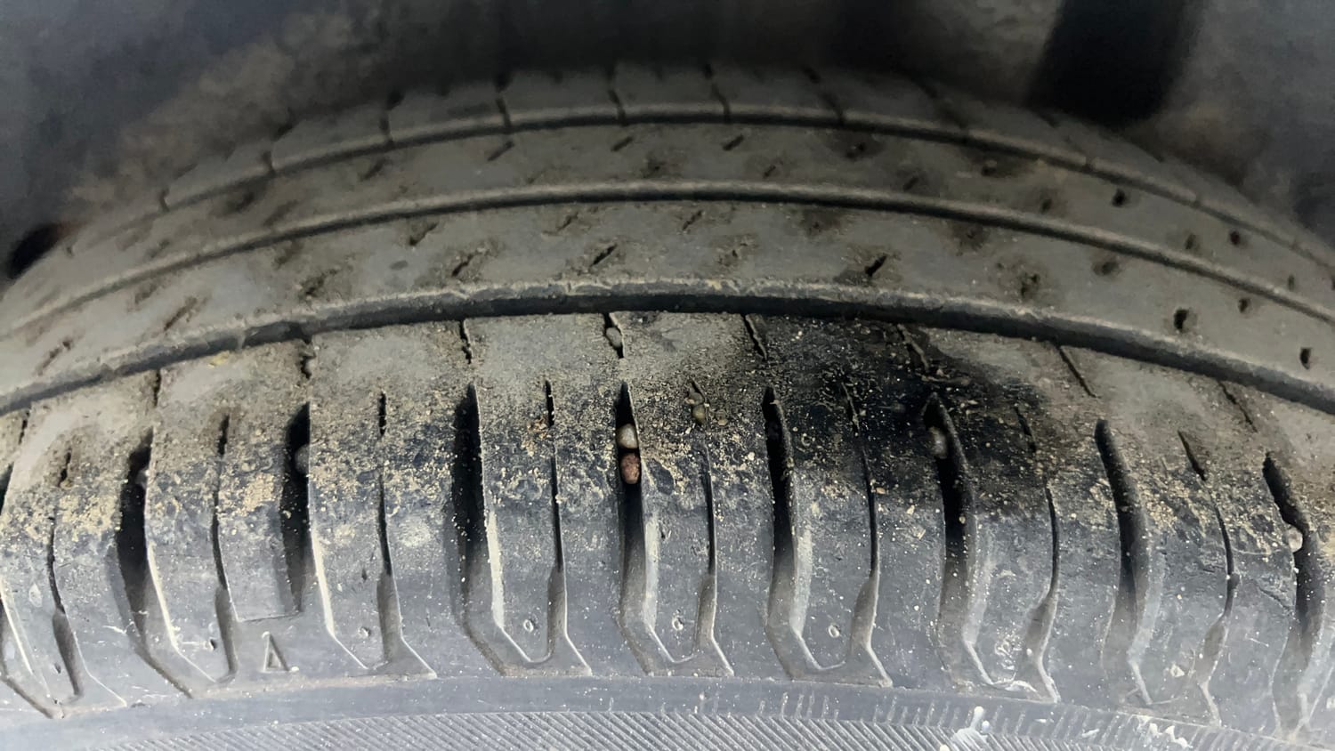 Used 2024 Maruti Suzuki Swift ZXi Petrol Manual tyres LEFT REAR TYRE TREAD VIEW