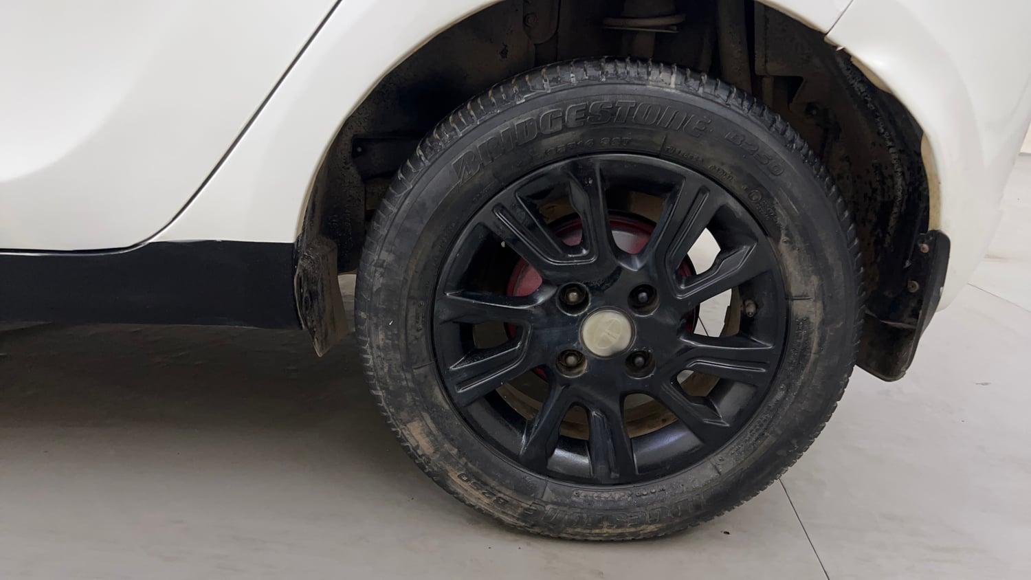 Used 2017 Tata Tiago Revotron XZA Petrol Automatic tyres LEFT REAR TYRE RIM VIEW