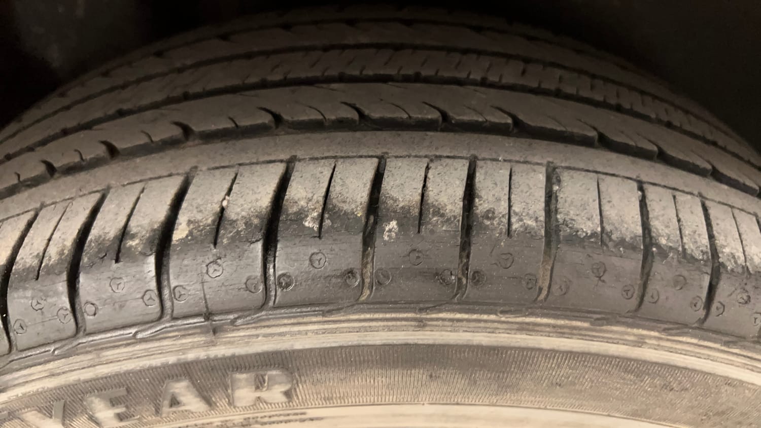 Used 2022 Volkswagen Polo Highline Plus 1.0L TSI Petrol Manual tyres RIGHT REAR TYRE TREAD VIEW